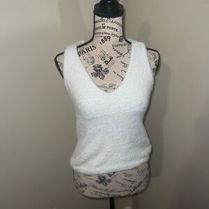 NWT Forever 21 Fuzzy White sweater vest size 1x runs small FINAl PRICE